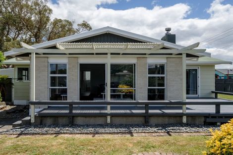 Photo of property in 1 Anita Grove, Riverdale, Gisborne, 4010