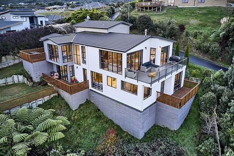 Photo of property in 15 Swain Grove, Riverstone Terraces, Upper Hutt, 5018