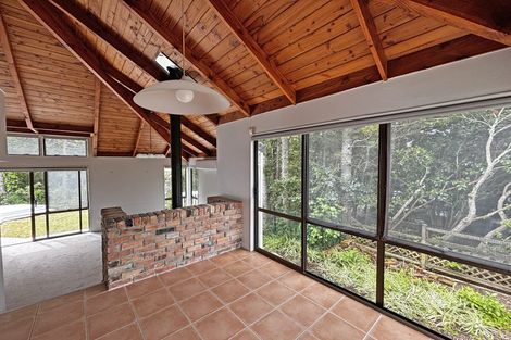 Photo of property in 100 Chelsea View Drive, Chatswood, Auckland, 0626