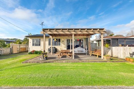 Photo of property in 9 Kawakawa Bay Coast Road, Kawakawa Bay, Papakura, 2585