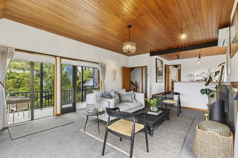 Photo of property in 50 Amapur Drive, Khandallah, Wellington, 6035