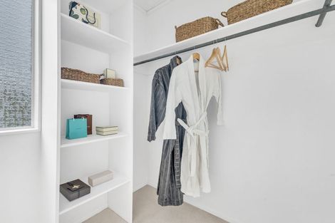 Photo of property in 3b Hunter Place, Merrilands, New Plymouth, 4312