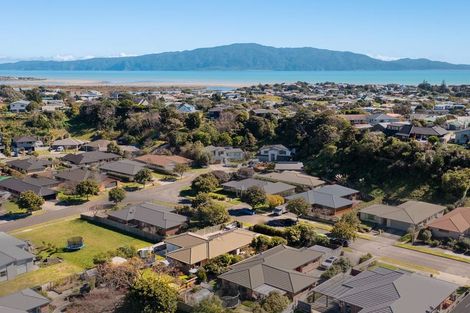 Photo of property in 3 Leanne Way, Waikanae Beach, Waikanae, 5036