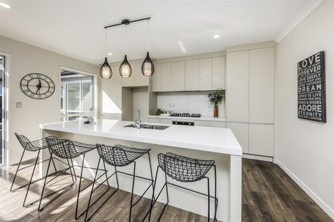 Photo of property in 18 Paso Fino Crescent, Karaka, Papakura, 2113