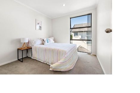 Photo of property in 8 Willow Camp Road, Takanini, 2112