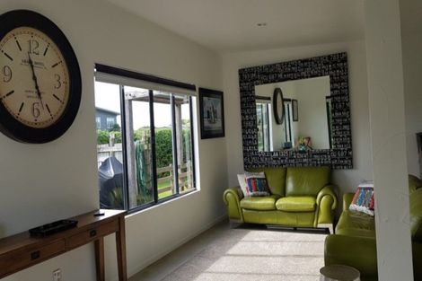 Photo of property in 17a Longbeach Drive, Castlecliff, Whanganui, 4501