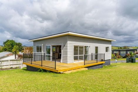 Photo of property in 10 Weka Street, Mangawhai, 0505