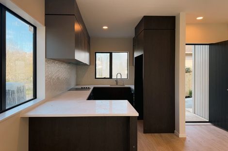 Photo of property in 5a Topliss Drive, Northcross, Auckland, 0632