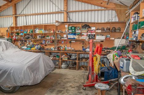 Photo of property in 39 Seaview Road, Cable Bay, 0420