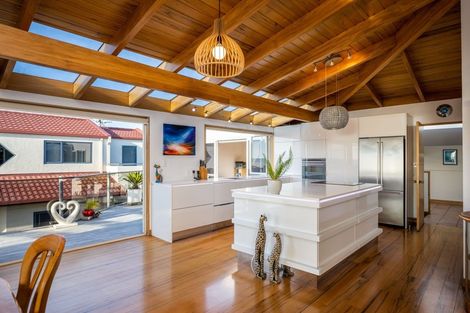 Photo of property in 50 Whiteley Street, Moturoa, New Plymouth, 4310