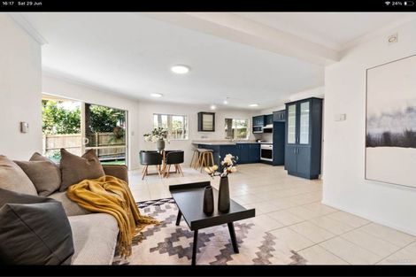 Photo of property in 88a Picasso Drive, West Harbour, Auckland, 0618