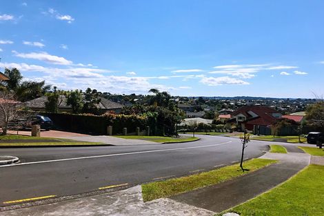 Photo of property in 10 Bonnard Place, West Harbour, Auckland, 0618