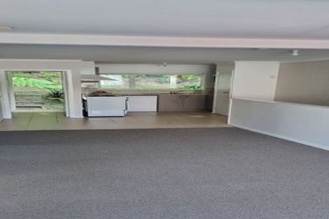 Photo of property in 1/15 Bloomsbury Grove, Newlands, Wellington, 6037