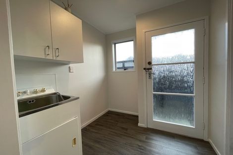 Photo of property in 6b Lisa Rise, Half Moon Bay, Auckland, 2012