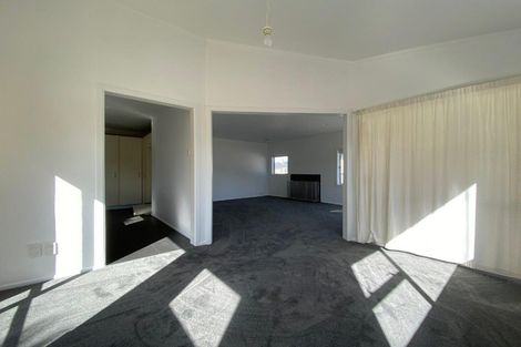 Photo of property in 25 Roberts Avenue, Bayswater, Auckland, 0622