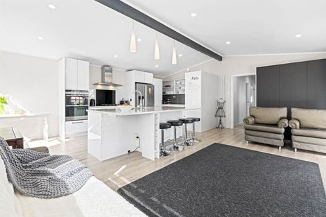 Photo of property in 62 Heybridge Street, Manurewa, Auckland, 2102