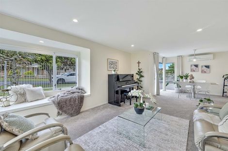 Photo of property in 1 Driscoll Place, Farm Cove, Auckland, 2012