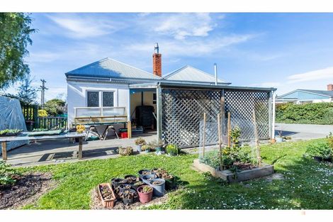 Photo of property in 2 Point Bush Road, Waimate, 7924