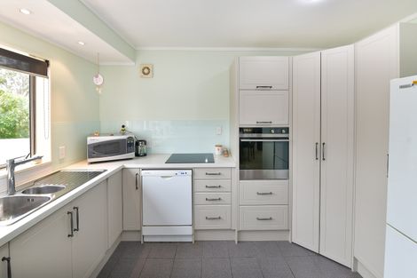 Photo of property in 14 Nickell Place, Orewa, 0931