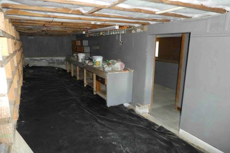 Photo of property in 59 Kaurilands Road, Titirangi, Auckland, 0604