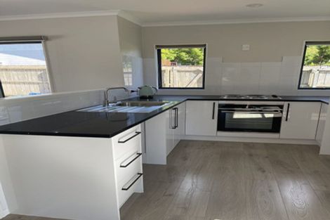 Photo of property in 7 Pitcher Place, Glen Eden, Auckland, 0602