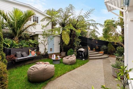 Photo of property in 57 Bolton Street, Kelburn, Wellington, 6012