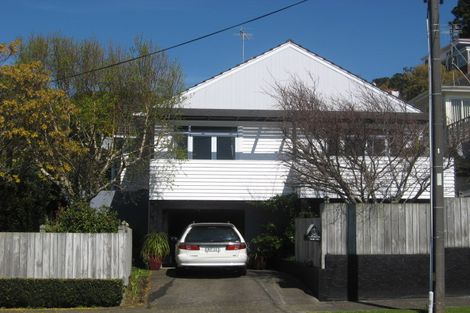 Photo of property in 207 Powderham Street, New Plymouth, 4310