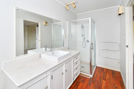 Photo of property in 20 Ganymede Place, Half Moon Bay, Auckland, 2012