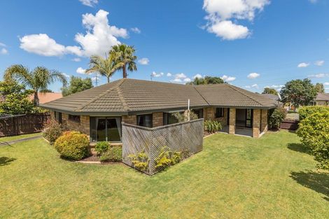 Photo of property in 64 Longford Park Drive, Takanini, 2112