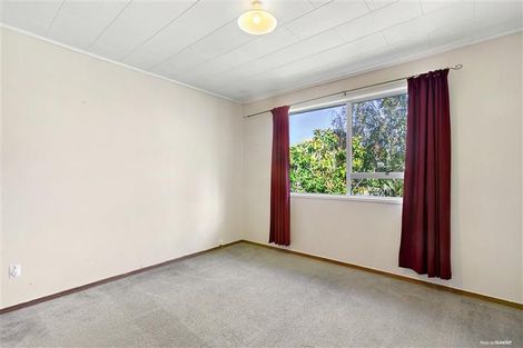 Photo of property in 5 Temuri Place, Glendene, Auckland, 0602