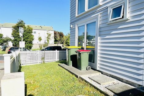 Photo of property in 1 Nephrite Lane, Henderson, Auckland, 0610