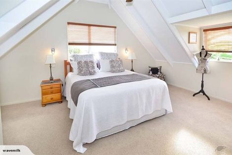 Photo of property in 94 Unsworth Drive, Unsworth Heights, Auckland, 0632