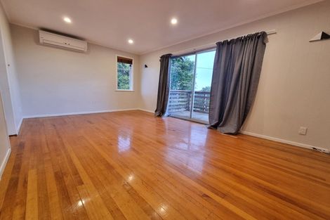 Photo of property in 19 Barrys Road, Glendene, Auckland, 0602