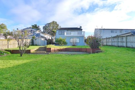Photo of property in 83 Hobsonville Road, West Harbour, Auckland, 0618