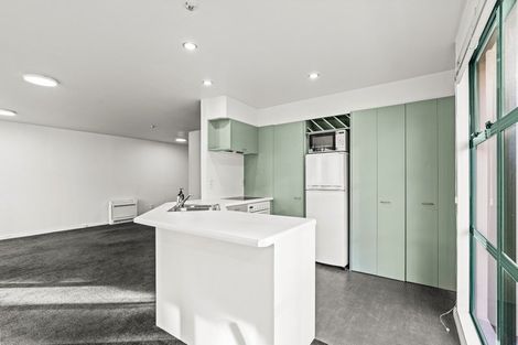 Photo of property in Regent Courts, 2/75 Gloucester Street, Christchurch Central, Christchurch, 8013