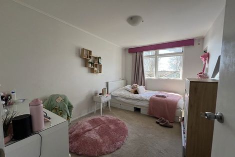 Photo of property in 1/44 Deuxberry Avenue, Northcote, Auckland, 0627