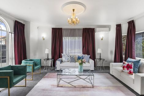 Photo of property in 9 Nathan Close, Somerville, Auckland, 2014