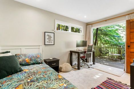 Photo of property in 55 Pupuke Road, Birkenhead, Auckland, 0627