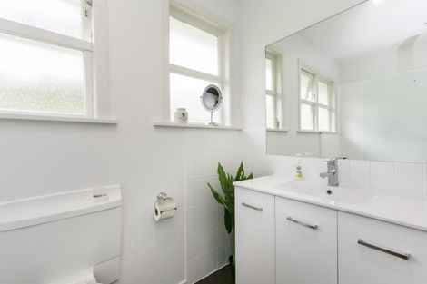 Photo of property in 8 Bellringer Crescent, Newlands, Wellington, 6037