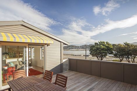 Photo of property in 44 Shelly Bay Road, Maupuia, Wellington, 6022