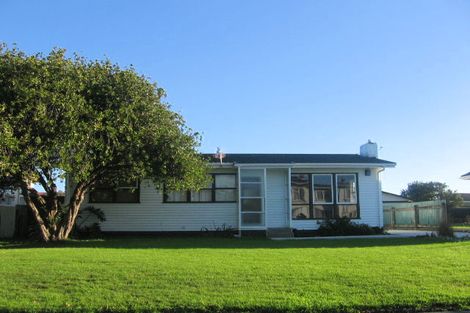 Photo of property in 10 Exeter Crescent, Takaro, Palmerston North, 4412