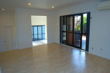 Photo of property in 64 Crossandra Drive, Mangere, Auckland, 2022