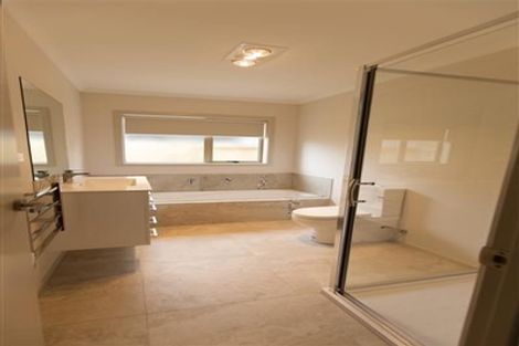 Photo of property in 1 Charlotte Crescent, Dinsdale, Hamilton, 3204