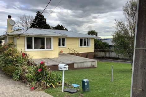 Photo of property in 2/18 Seaview Road, Glenfield, Auckland, 0629