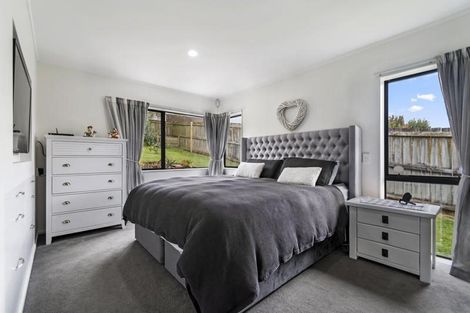 Photo of property in 62 Golfland Drive, Golflands, Auckland, 2013