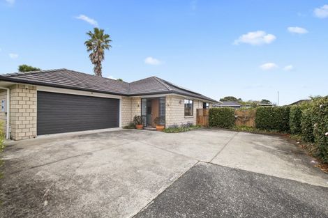 Photo of property in 25 Ripple Grove, Waiuku, 2123