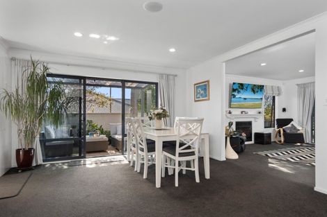 Photo of property in 13 Parkland Rise, Omokoroa, 3114