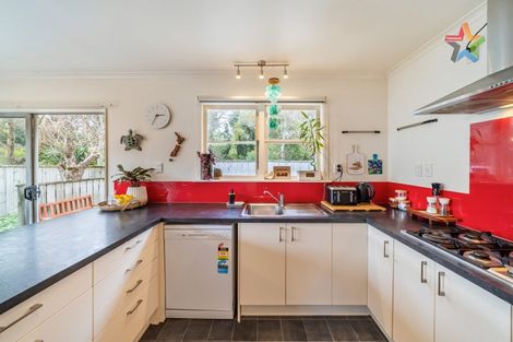 Photo of property in 5 Longfellow Street, Trentham, Upper Hutt, 5018