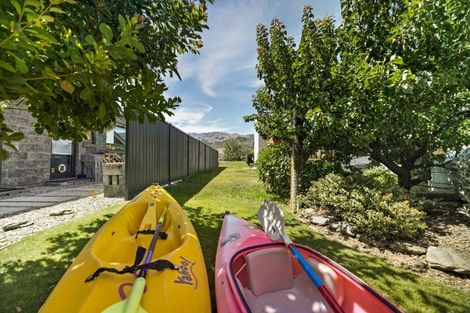 Photo of property in 18 Quartz Lane, Mount Pisa, Cromwell, 9383