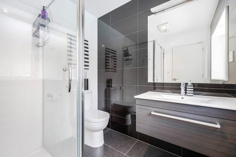 Photo of property in 15 Somerset Place, Stanmore Bay, Whangaparaoa, 0932